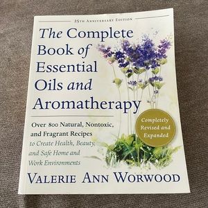 Essential oils & Aromatherapy Book